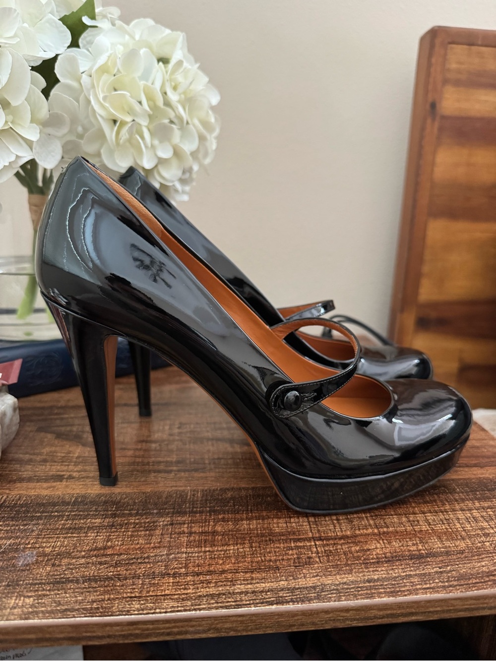 Gucci Black Patent Mary Jane Platform Heels